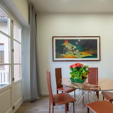 Stunning & Luxurious 1br 1 Min Walk By Duomo * 佛罗伦萨