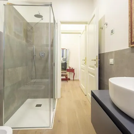 דירה Stunning & Luxurious 1br 1 Min Walk By Duomo