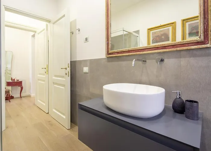 Lejlighed Stunning & Luxurious 1br 1 Min Walk By Duomo *